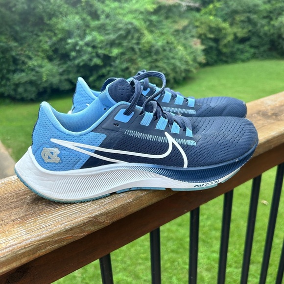 Nike North Carolina Tar Heels Air Zoom Pegasus 38 Running Shoe Sneaker UNC - Picture 1 of 5
